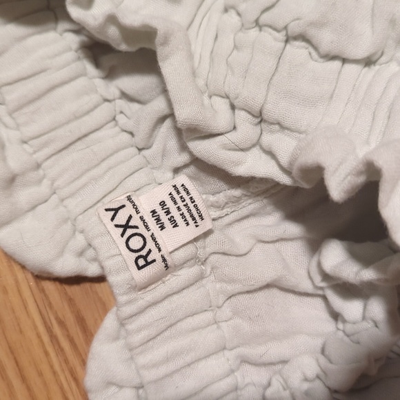 $15 Sale!!! Bundle of two Roxy lounge/beach shorts - Picture 3 of 4